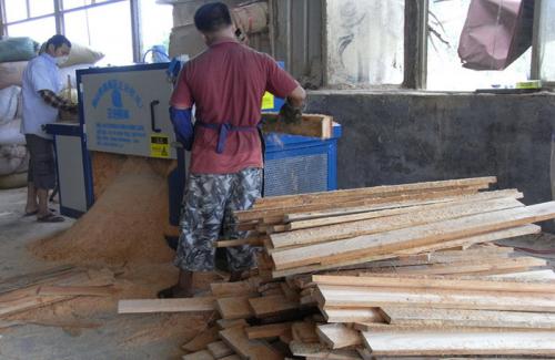 廣東省-惠州方木多片鋸150高加工現(xiàn)場(chǎng)2