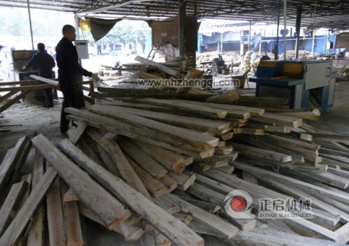 廣東增城鋸桉木加工現(xiàn)場(chǎng)