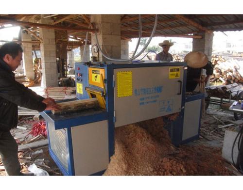 廣西省-東興市-方木加工現場